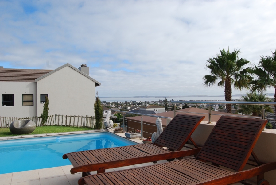5 Bedroom Property for Sale in Country Club Western Cape